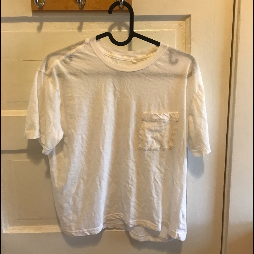 White essentials T-shirt!